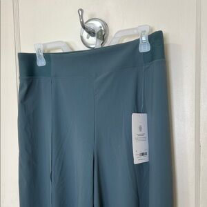 Brand new Athleta cosmic wrap pant
